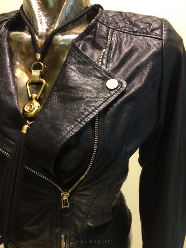 dámska švédska čierna bunda z jahňacej kože